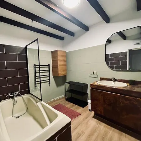 Duplex De Charme 80m2 Au Coeur D'arles, 2 *